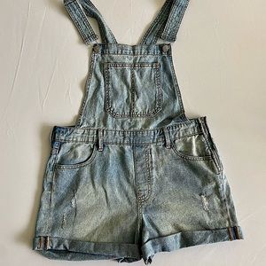 Forever 21 distressed overall shorts with side zipper